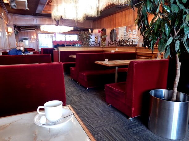 往年の喫茶店の雰囲気を守る小樽の老舗 喫茶コロンビア Jtrip Smart